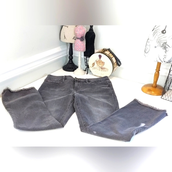 Free People Light Black Fray Raw Hem Skinny Jeans NWOT - Picture 1 of 8